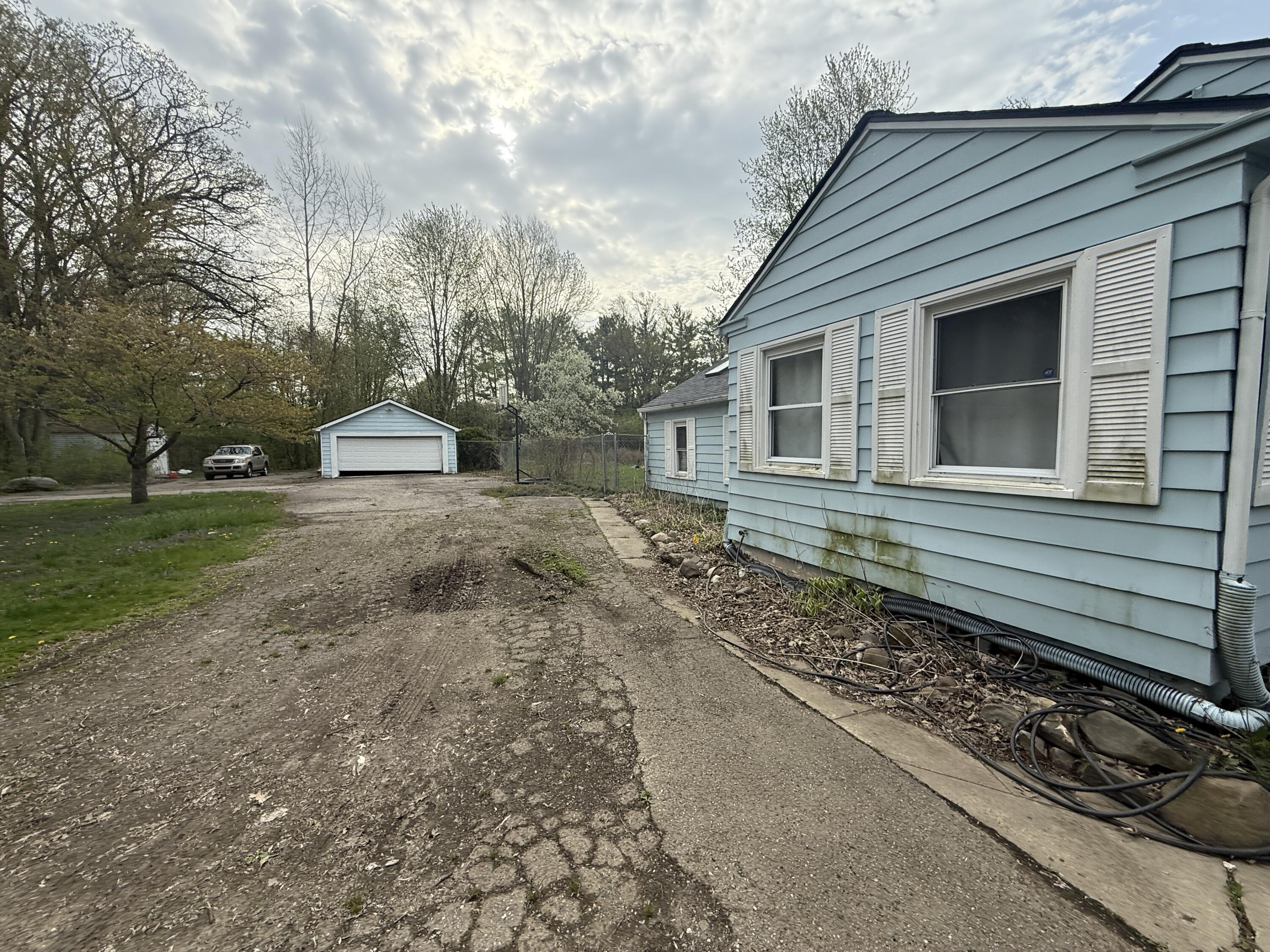 21338 Orchard Lake Rd Road