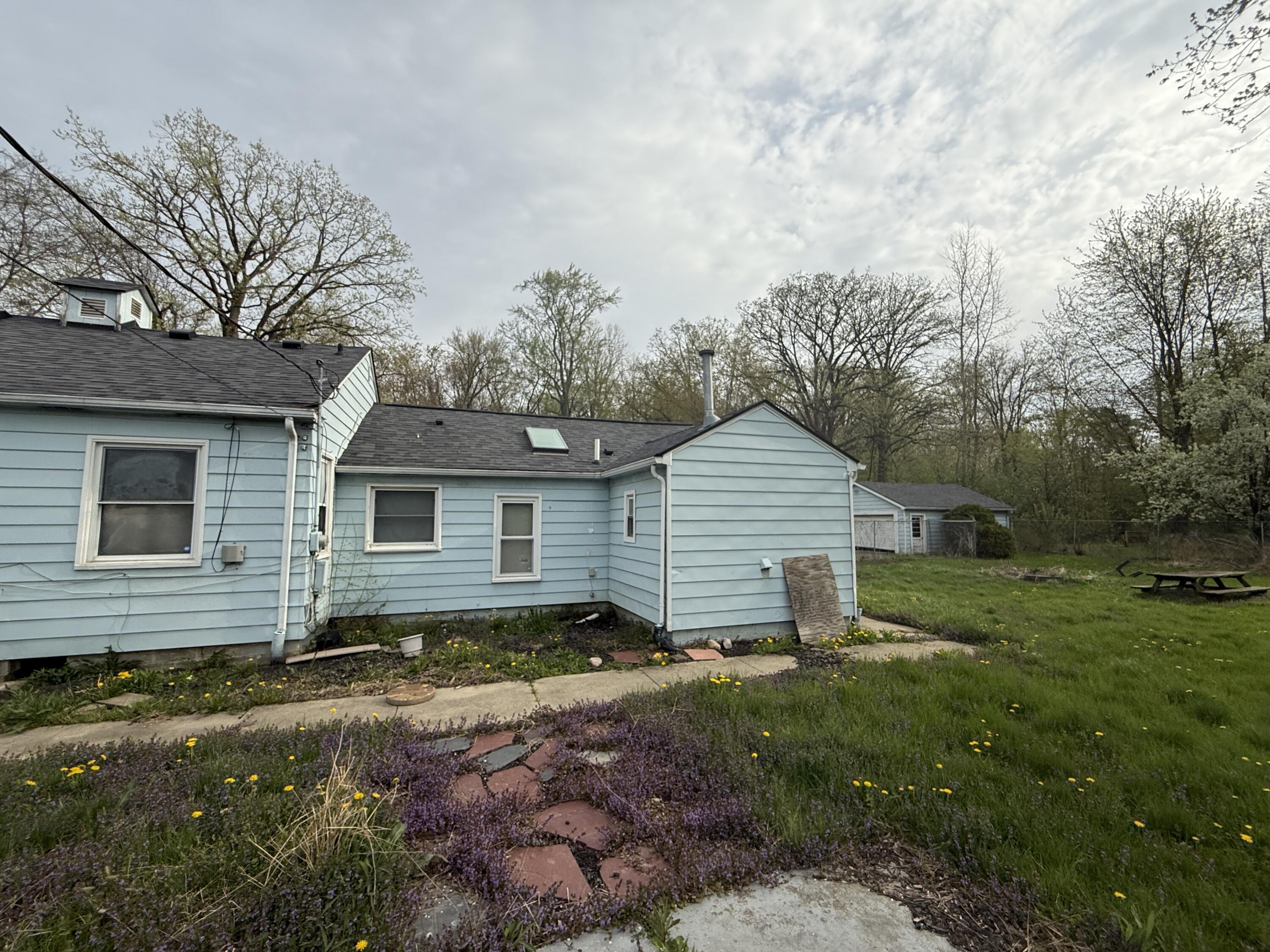 21338 Orchard Lake Rd Road