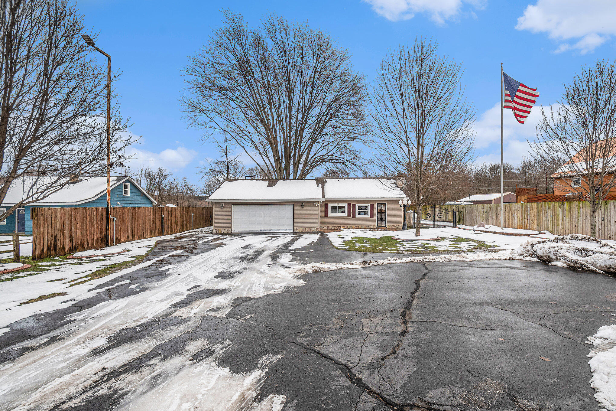 2743 N M 140 Highway