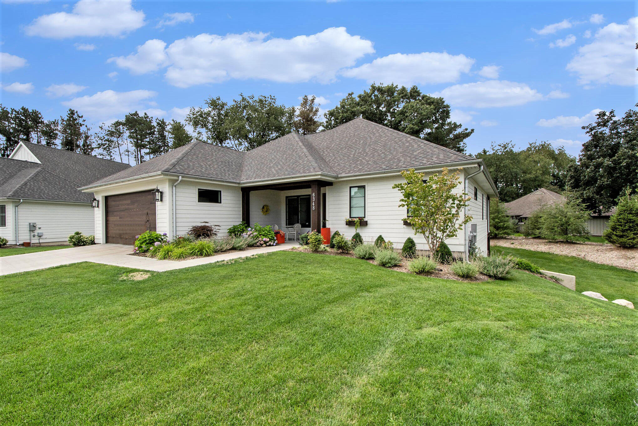 6348 Lamppost Circle SE