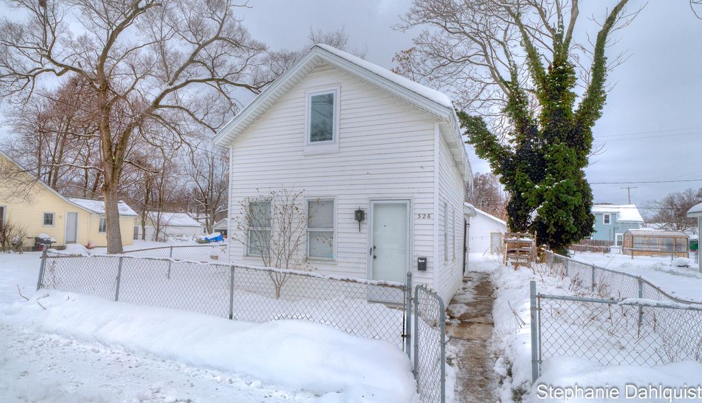 Photo of 326 Mason Avenue, Muskegon, MI 49441 (MLS # 25061839)