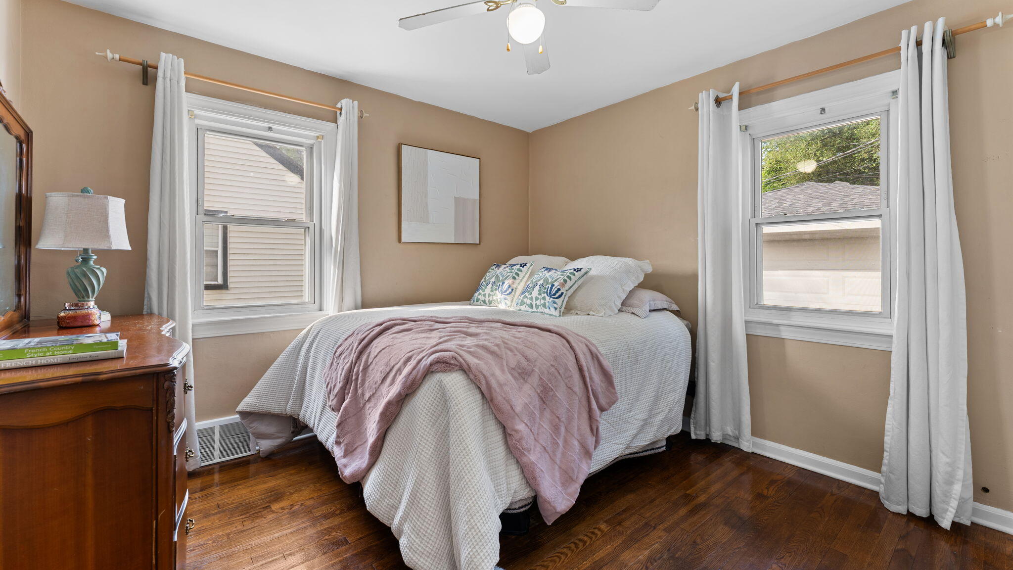 415 N Stephenson Highway