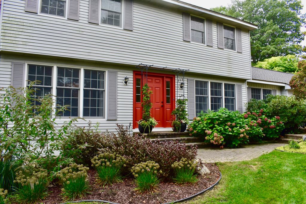 Photo of 334 Terrill Avenue, Grand Haven, MI 49417 (MLS # 25044979)