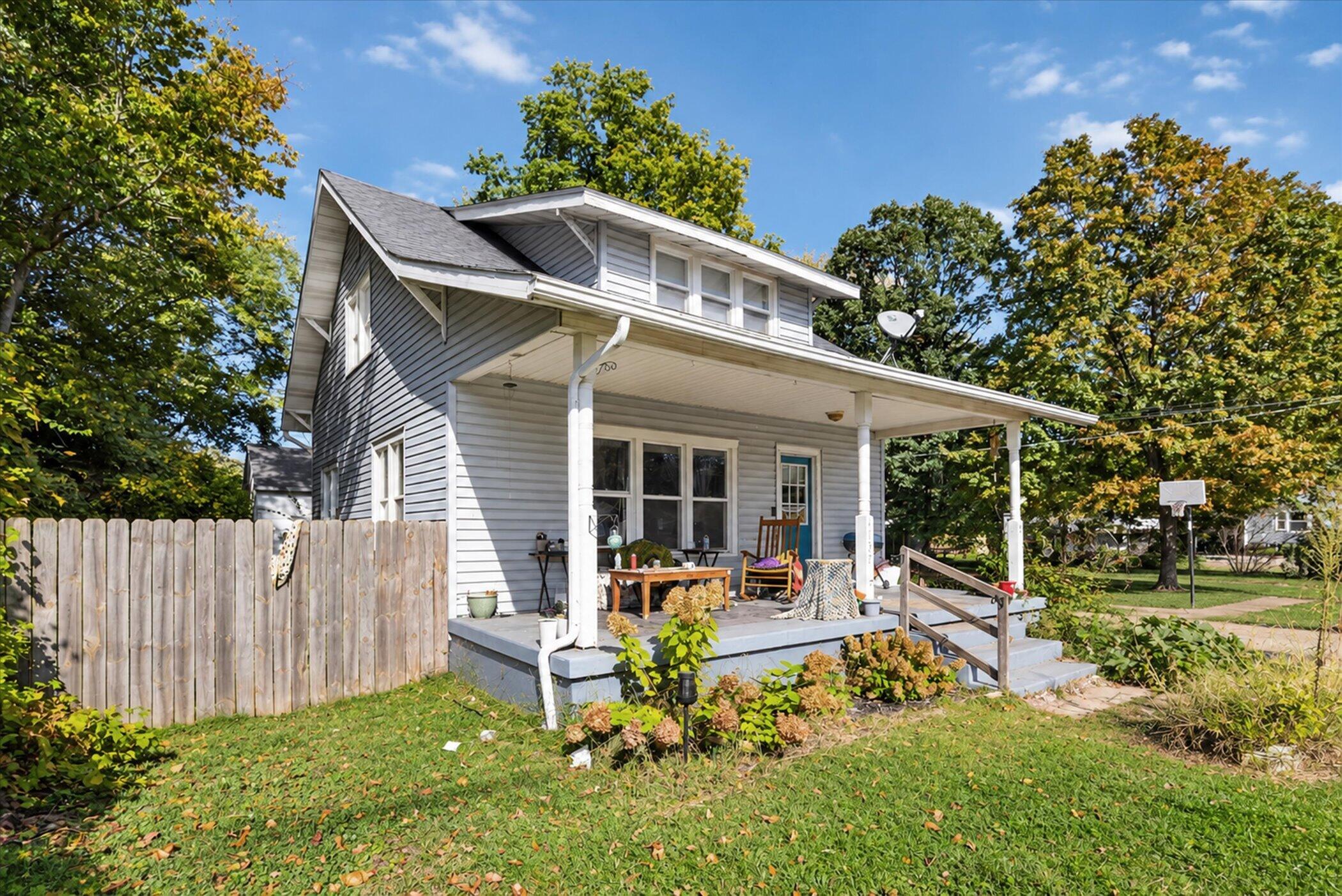 1137 Fort Street