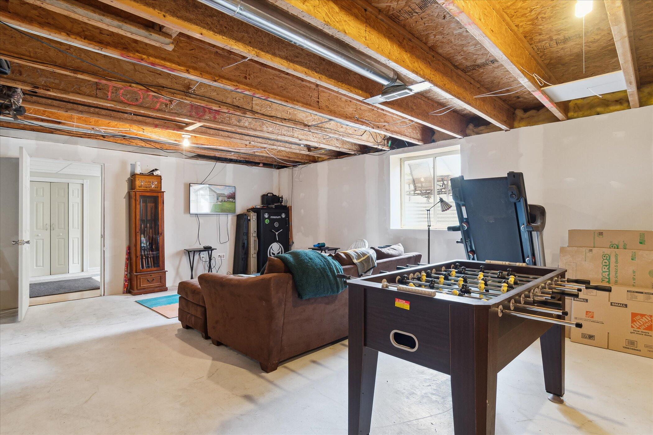 Ypsilanti, Michigan 48197, United States, 4 Bedrooms Bedrooms, ,3 BathroomsBathrooms,Residential,Pending,121230