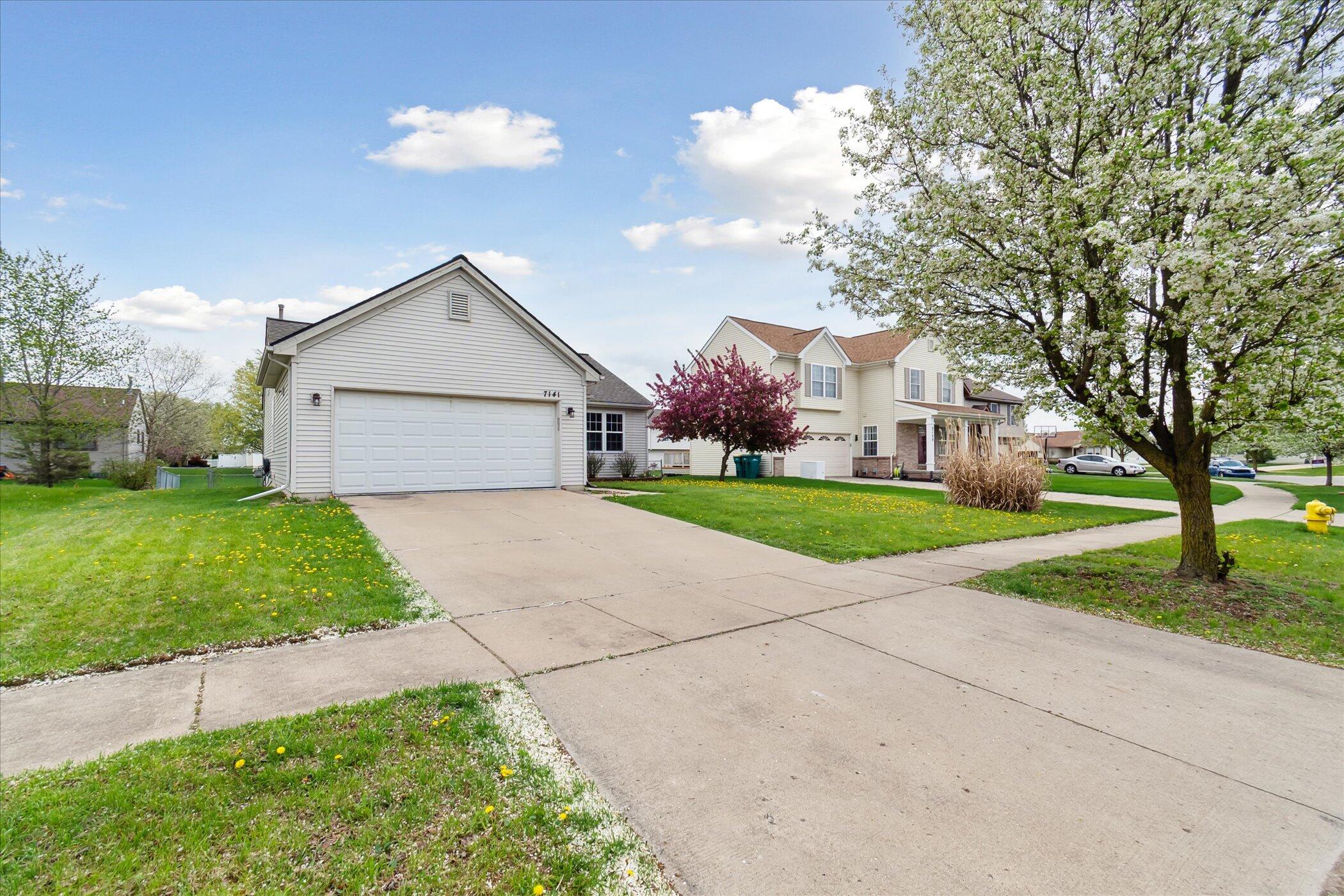 Ypsilanti, Michigan 48197, United States, 4 Bedrooms Bedrooms, ,3 BathroomsBathrooms,Residential,Pending,121230