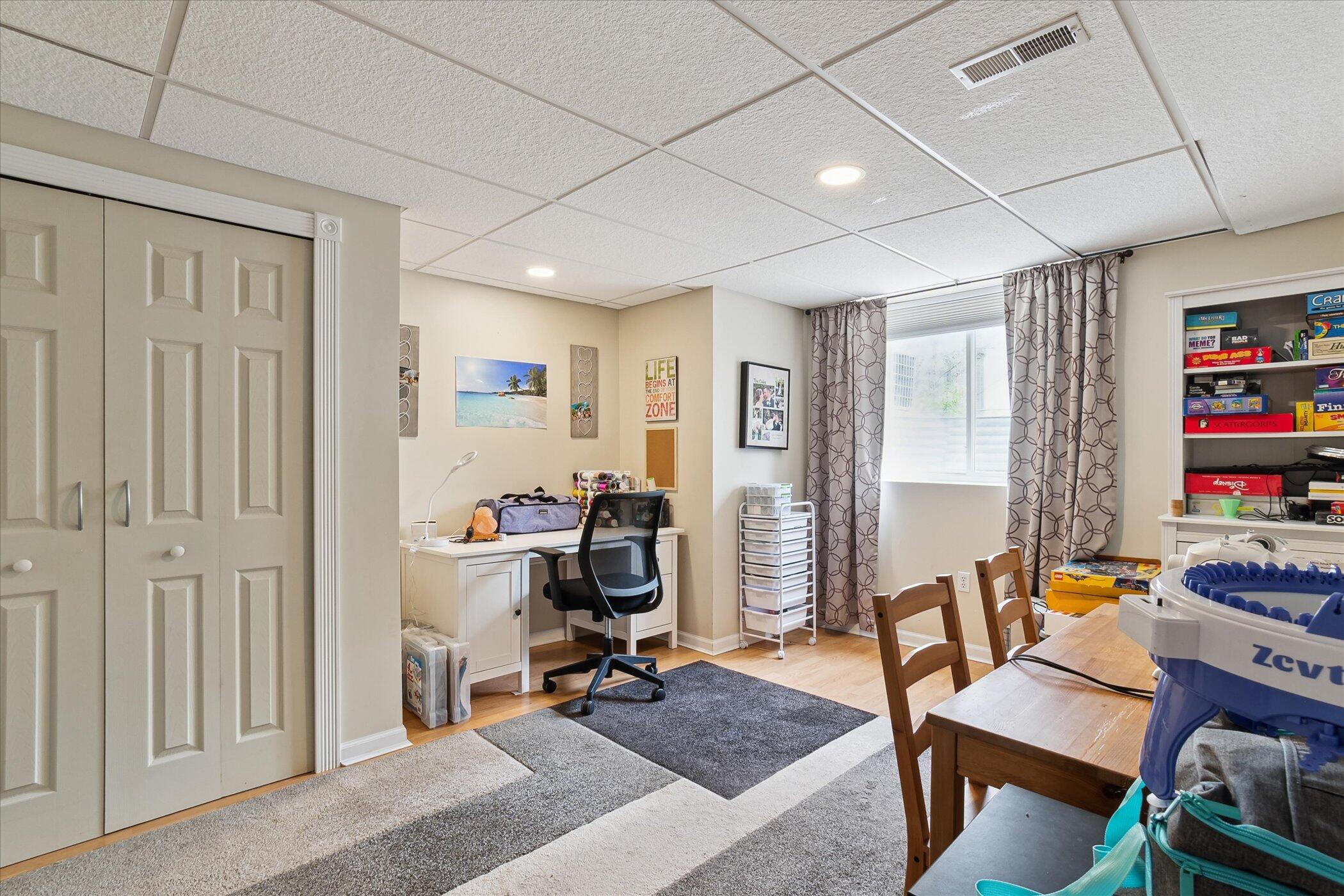 Ypsilanti, Michigan 48197, United States, 4 Bedrooms Bedrooms, ,3 BathroomsBathrooms,Residential,Pending,121230