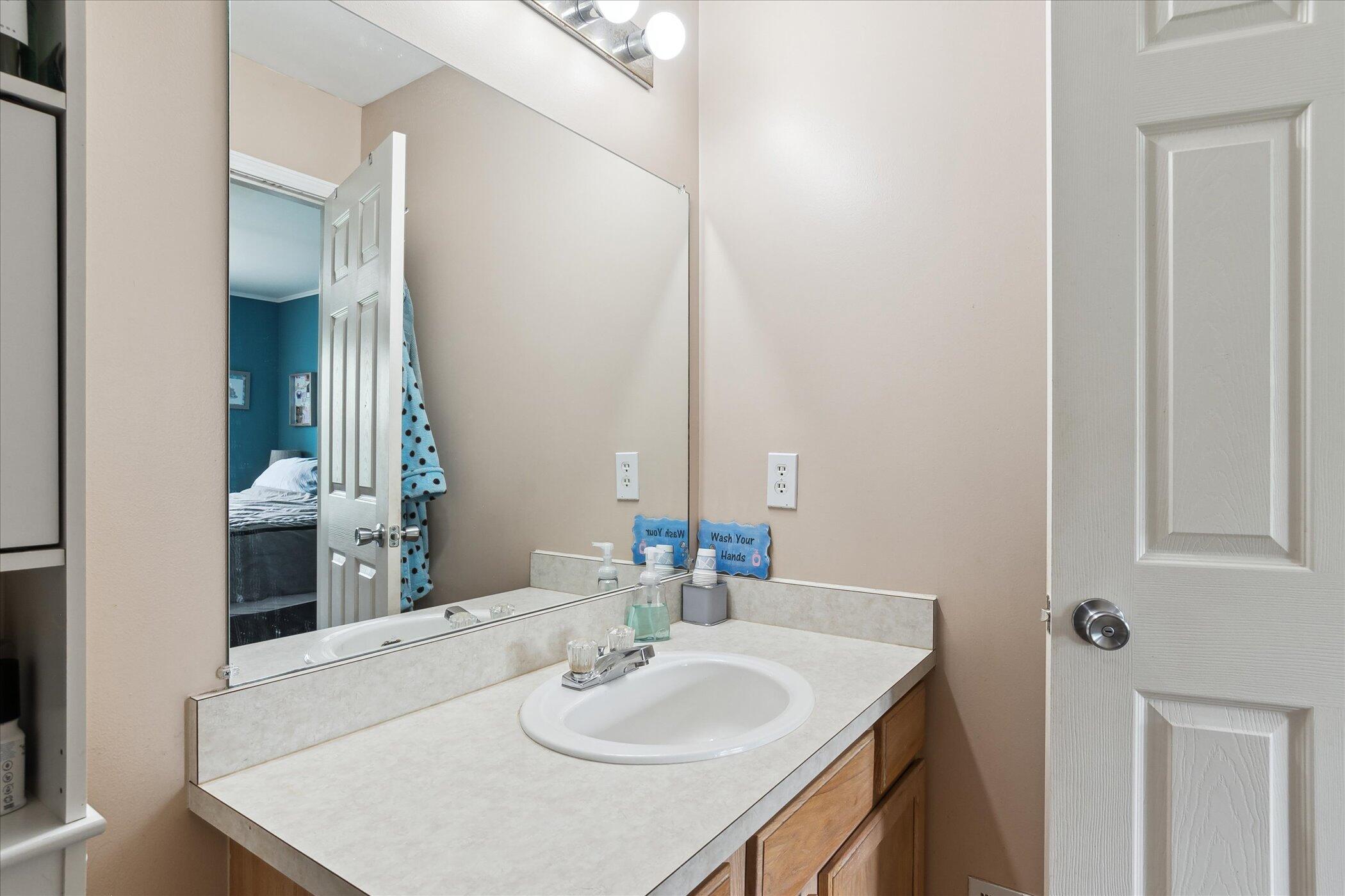 Ypsilanti, Michigan 48197, United States, 4 Bedrooms Bedrooms, ,3 BathroomsBathrooms,Residential,Pending,121230