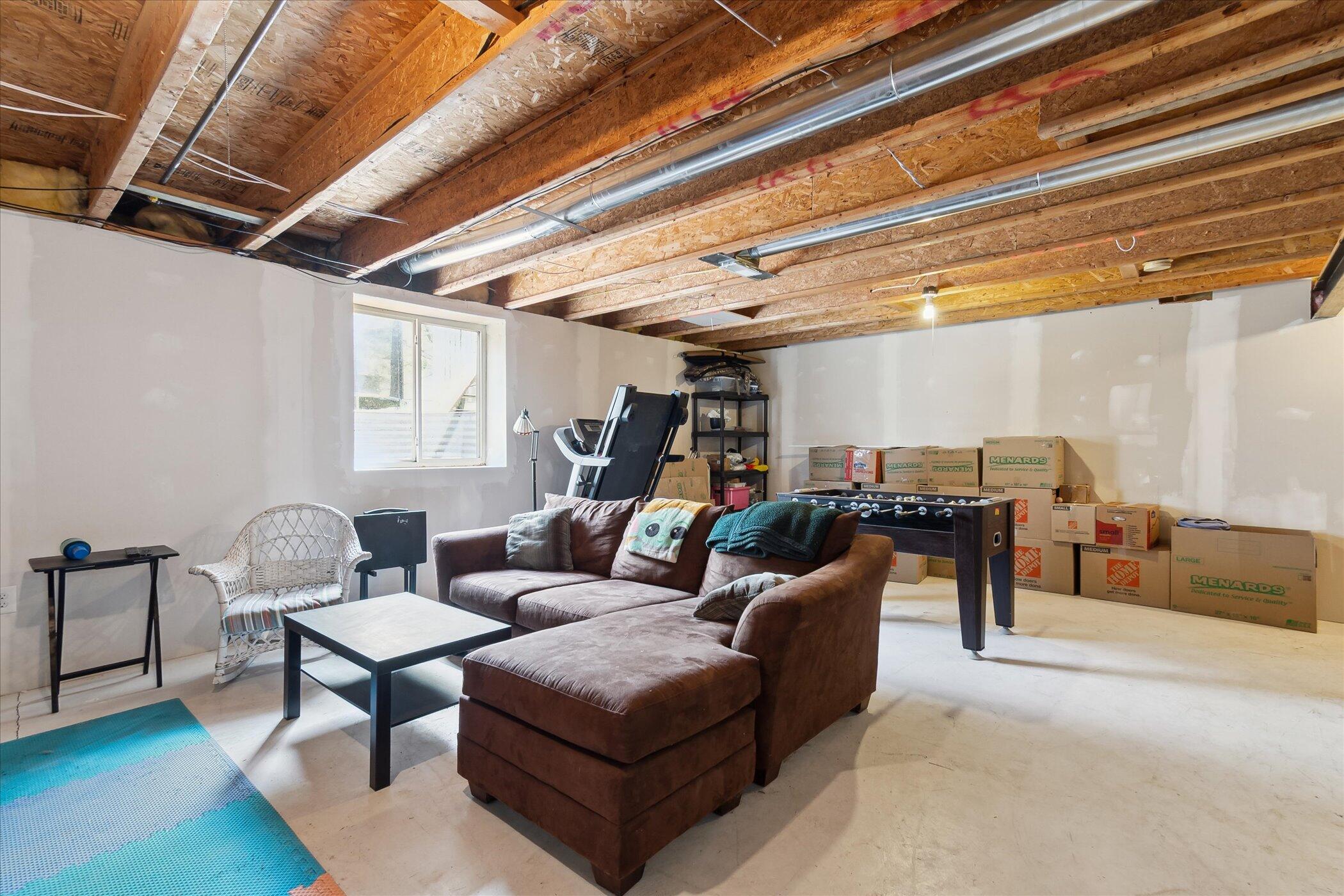 Ypsilanti, Michigan 48197, United States, 4 Bedrooms Bedrooms, ,3 BathroomsBathrooms,Residential,Pending,121230