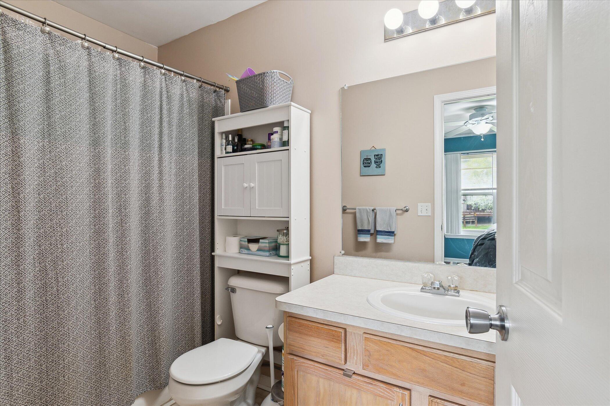 Ypsilanti, Michigan 48197, United States, 4 Bedrooms Bedrooms, ,3 BathroomsBathrooms,Residential,Pending,121230