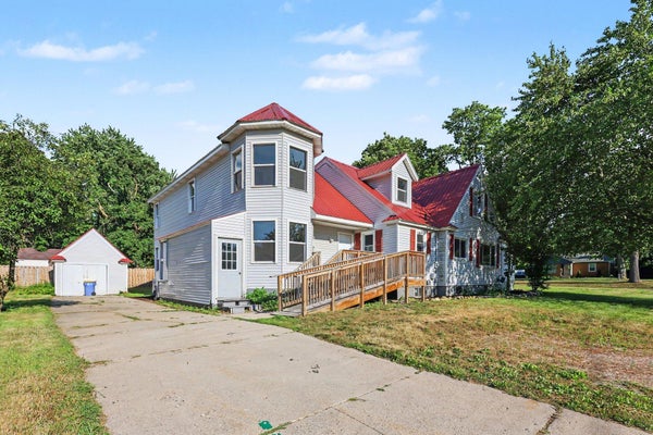 631 3 MILE RD NE, GRAND RAPIDS, MI 49505 - Image a612e06f99416f7728d7247e0f5da17f/2884952829