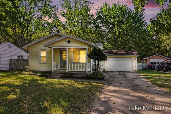 102 SLUYTER ST SE, GRAND RAPIDS, MI 49548 - Image a6231f90cb255c751d3a442664f543cc/3728091002