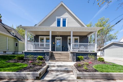 Photo of 1718 S State Street, St. Joseph, MI 49085 (MLS # 26017309)