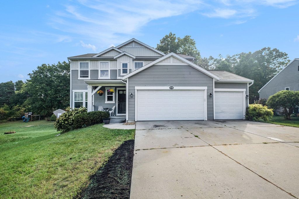 Photo of 9700 Sunset Ridge Drive NE, Rockford, MI 49341 (MLS # 25049737)