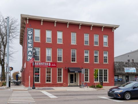 201 E Michigan Avenue Unit 2D, Paw Paw, MI 49079 - MLS#: 25011288