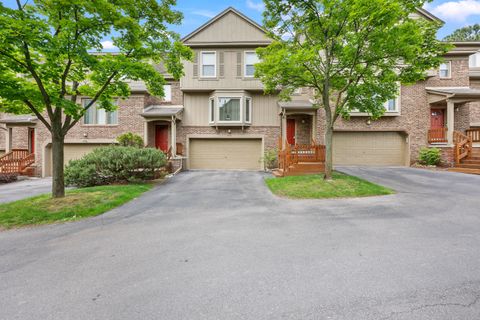 6352 Aspen Ridge Boulevard West Bloomfield MI 48322