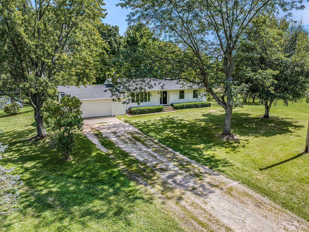 Photo of 10280 Tefft Avenue NE, Rockford, MI 49341 (MLS # 25045107)