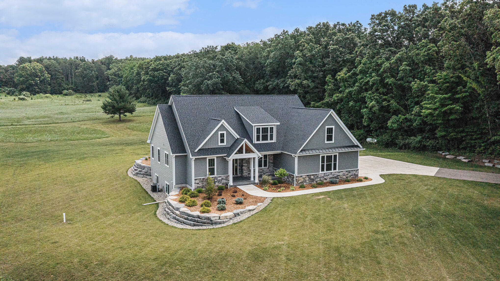 Kalamazoo, Michigan 49009, United States, 4 Bedrooms Bedrooms, ,3 BathroomsBathrooms,Residential,Active,162106