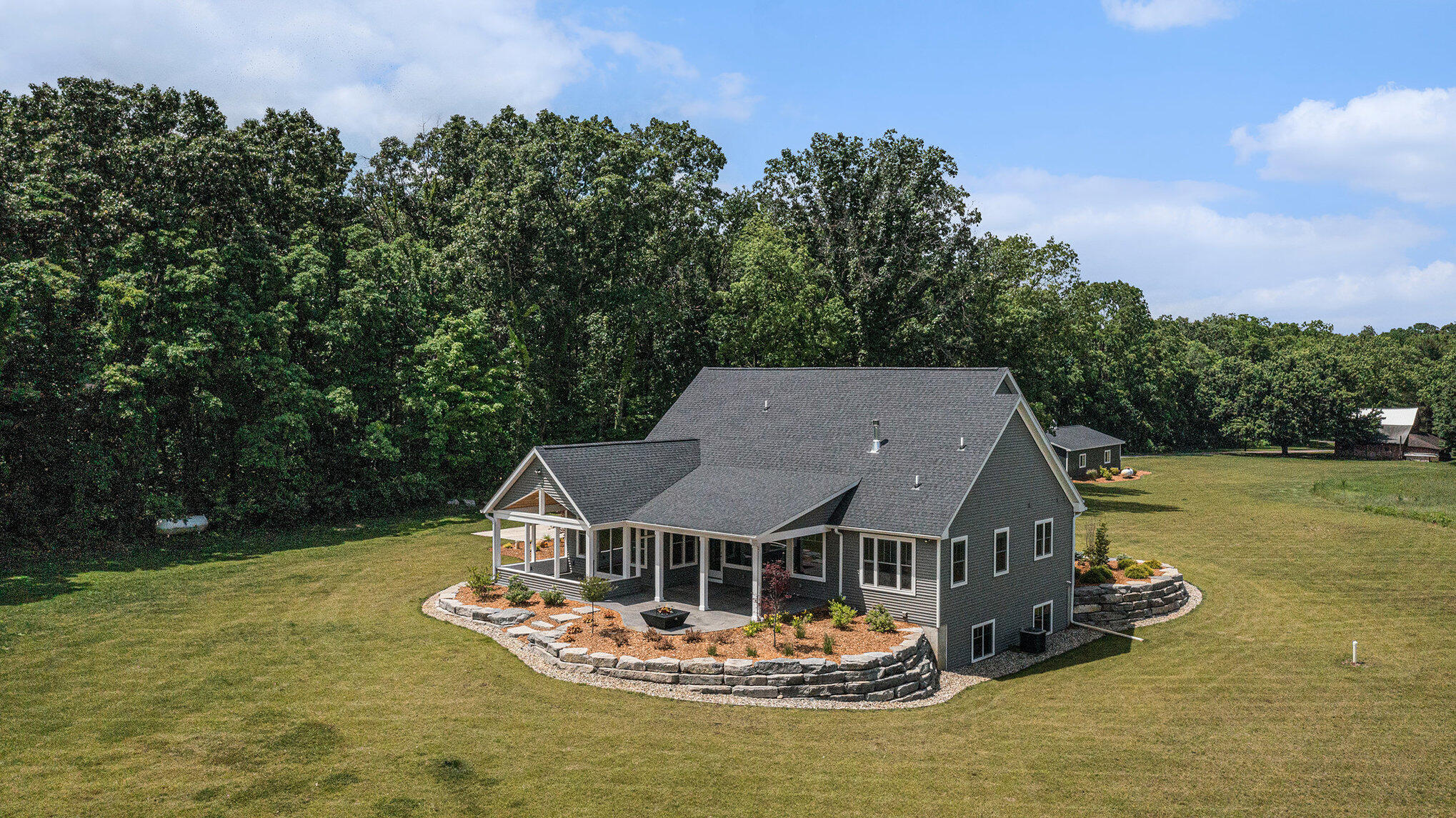 Kalamazoo, Michigan 49009, United States, 4 Bedrooms Bedrooms, ,3 BathroomsBathrooms,Residential,Active,162106