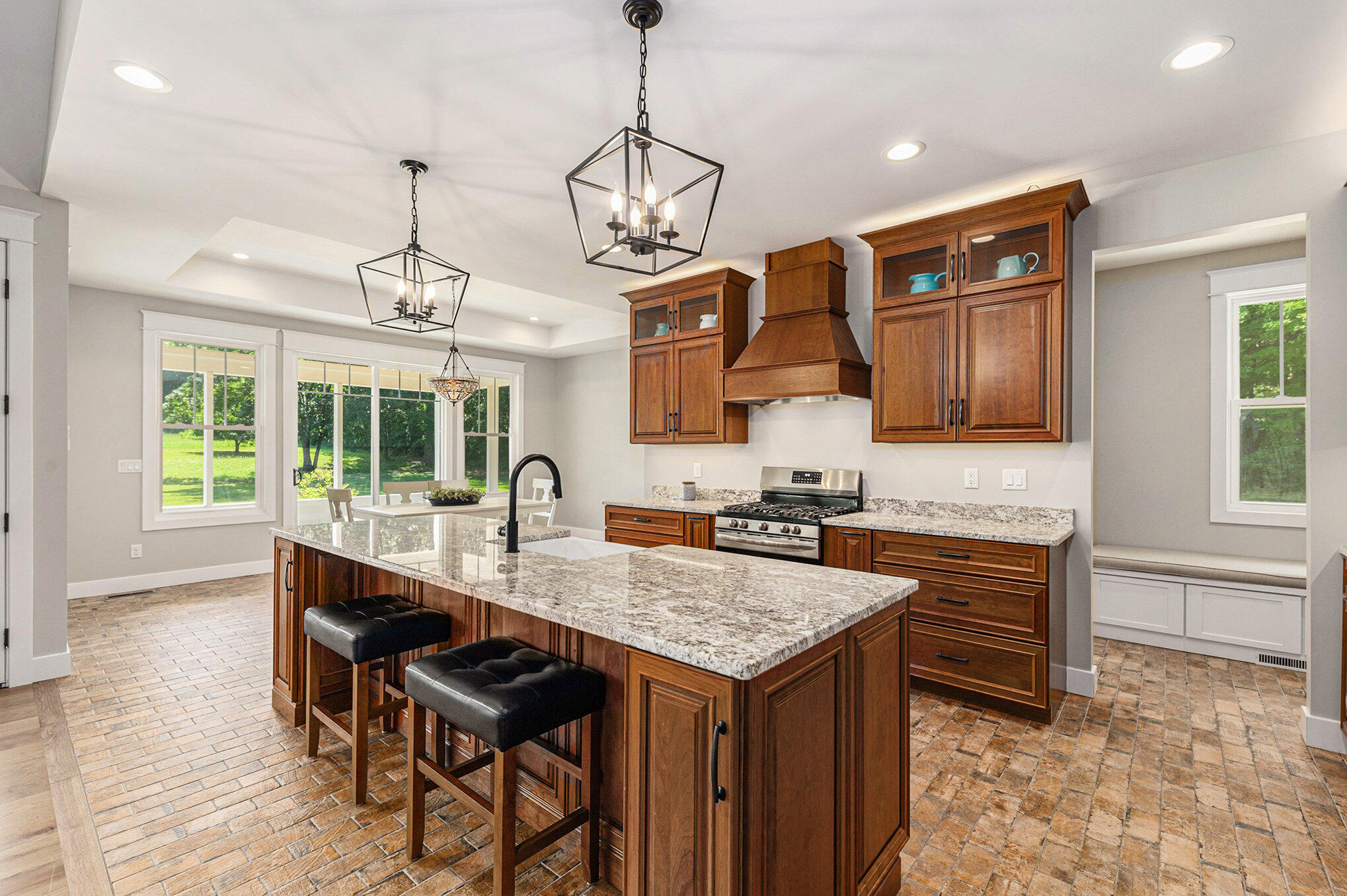 Kalamazoo, Michigan 49009, United States, 4 Bedrooms Bedrooms, ,3 BathroomsBathrooms,Residential,Active,162106