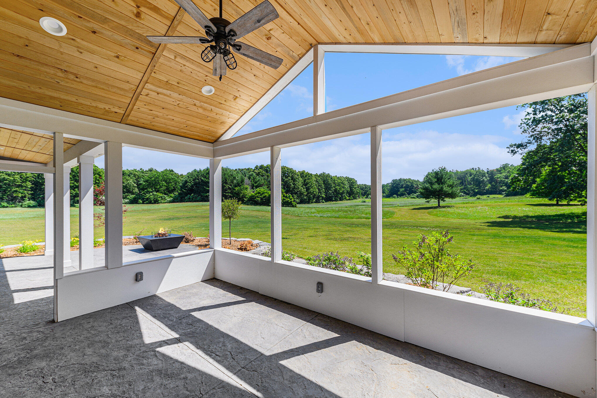 Kalamazoo, Michigan 49009, United States, 4 Bedrooms Bedrooms, ,3 BathroomsBathrooms,Residential,Active,162106