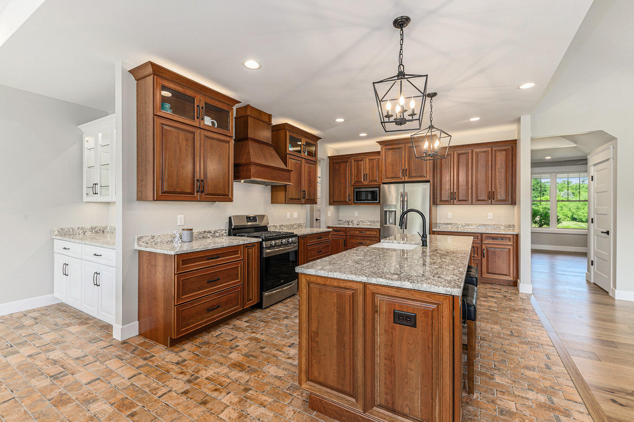 Kalamazoo, Michigan 49009, United States, 4 Bedrooms Bedrooms, ,3 BathroomsBathrooms,Residential,Active,162106