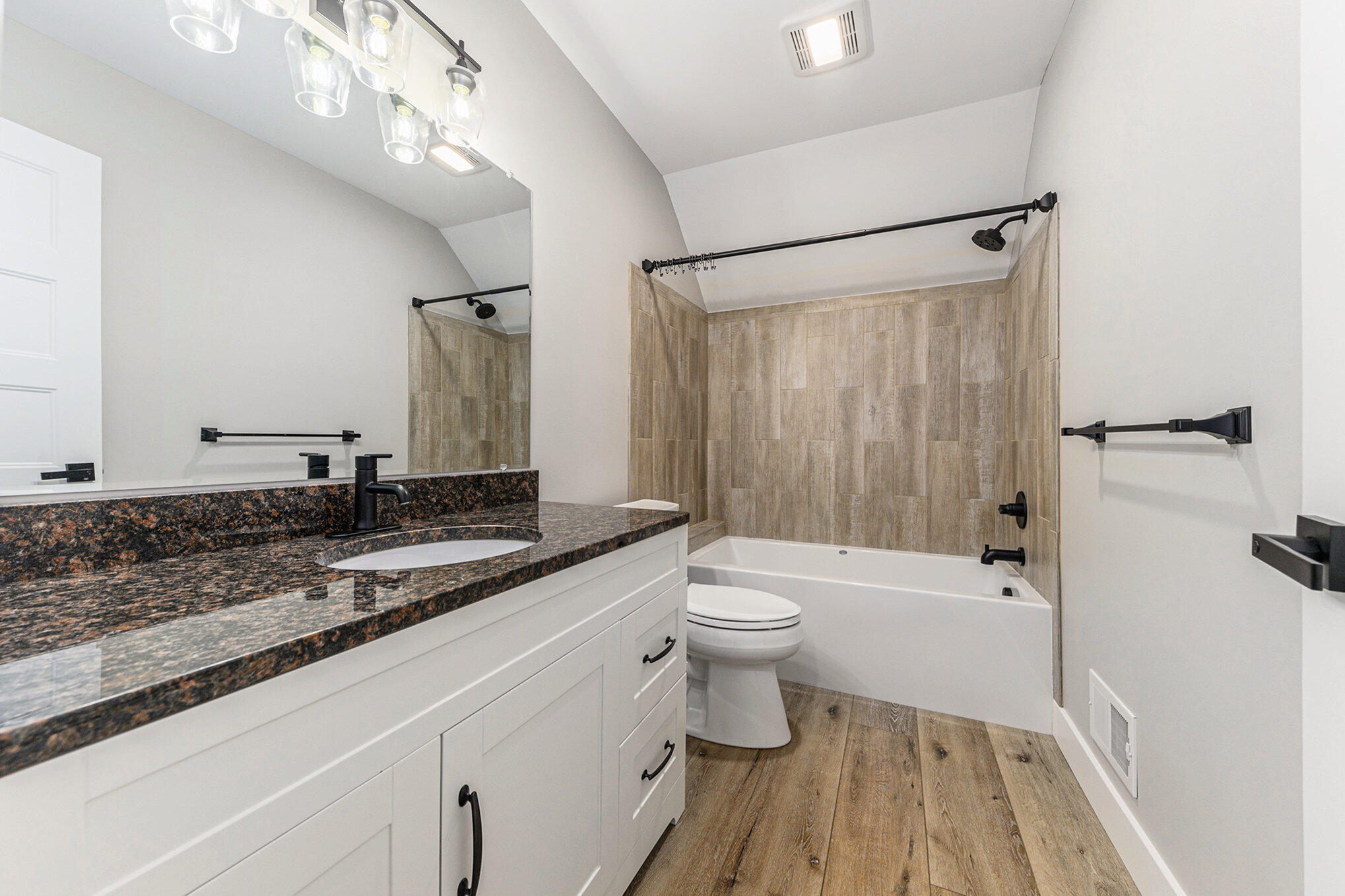 Kalamazoo, Michigan 49009, United States, 4 Bedrooms Bedrooms, ,3 BathroomsBathrooms,Residential,Active,162106