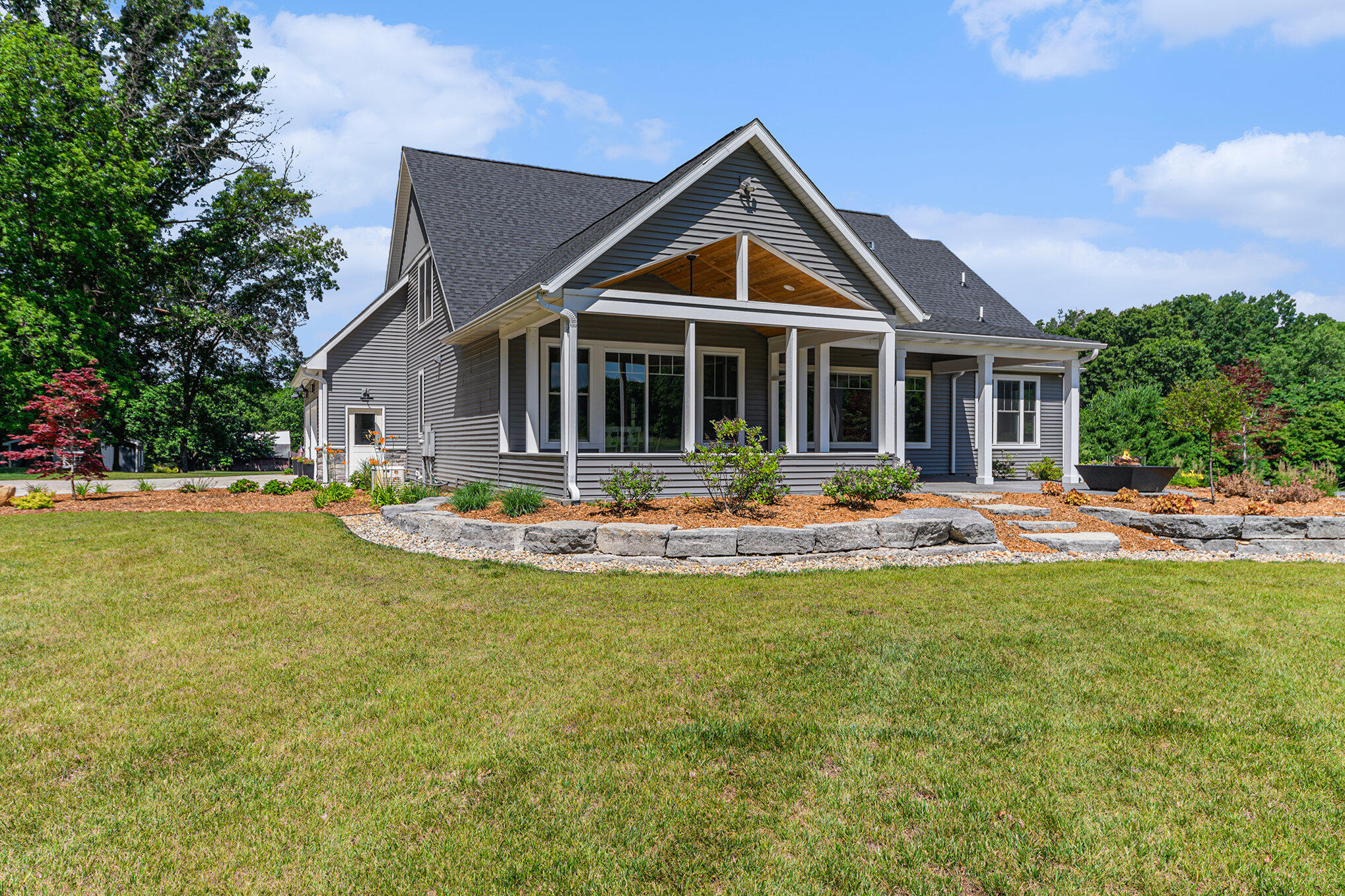 Kalamazoo, Michigan 49009, United States, 4 Bedrooms Bedrooms, ,3 BathroomsBathrooms,Residential,Active,162106