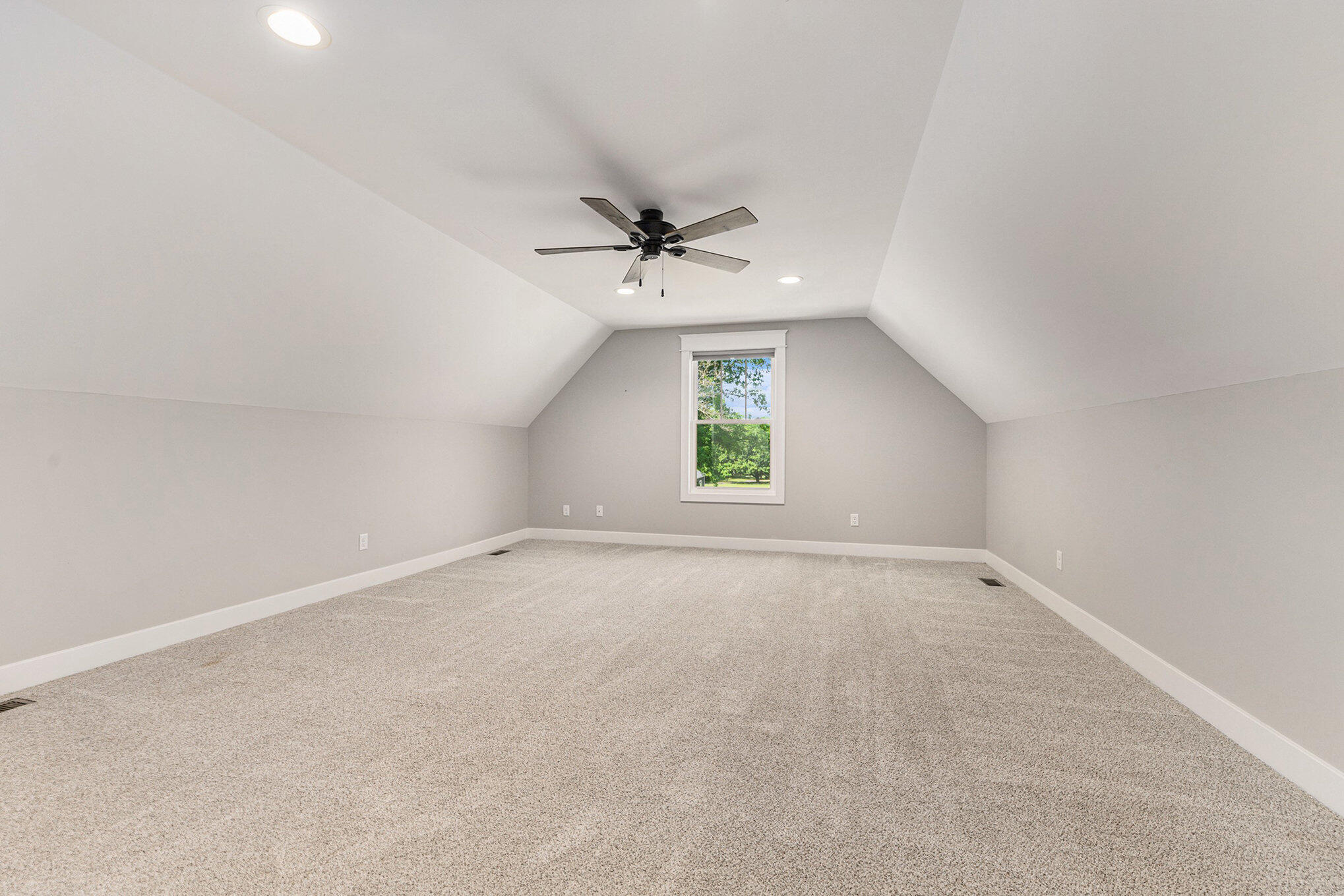 Kalamazoo, Michigan 49009, United States, 4 Bedrooms Bedrooms, ,3 BathroomsBathrooms,Residential,Active,162106