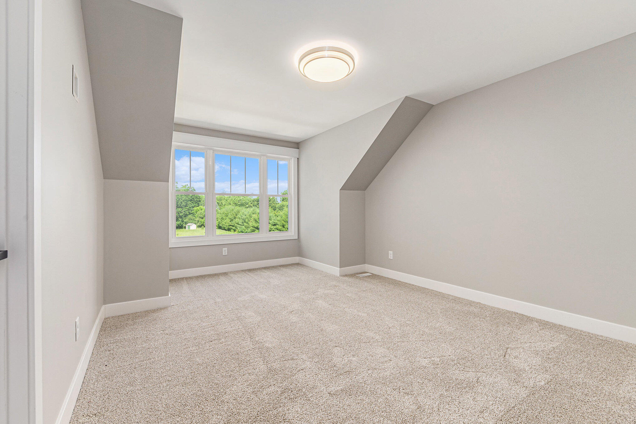 Kalamazoo, Michigan 49009, United States, 4 Bedrooms Bedrooms, ,3 BathroomsBathrooms,Residential,Active,162106