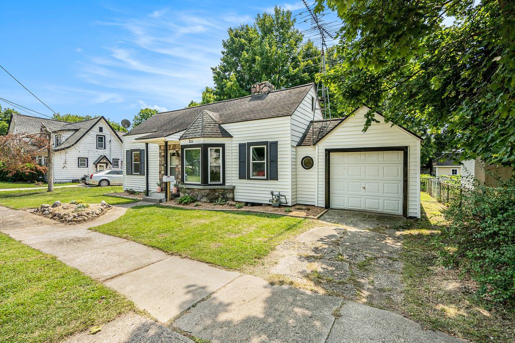 Photo of 211 E Wheeler Street, Three Rivers, MI 49093 (MLS # 26003796)