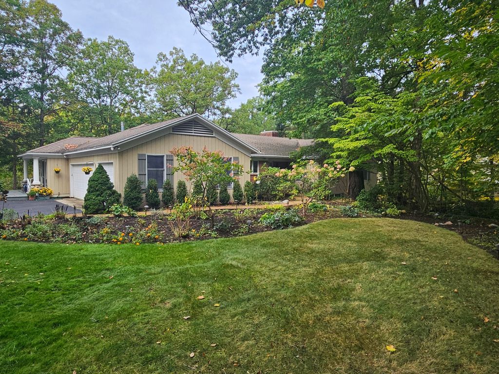 Photo of 2335 Cascade Springs Drive SE, Grand Rapids, MI 49546 (MLS # 25053381)