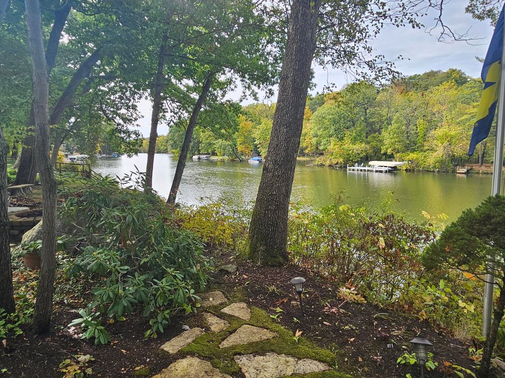 Photo of 2335 Cascade Springs Drive SE, Grand Rapids, MI 49546 (MLS # 25053381)