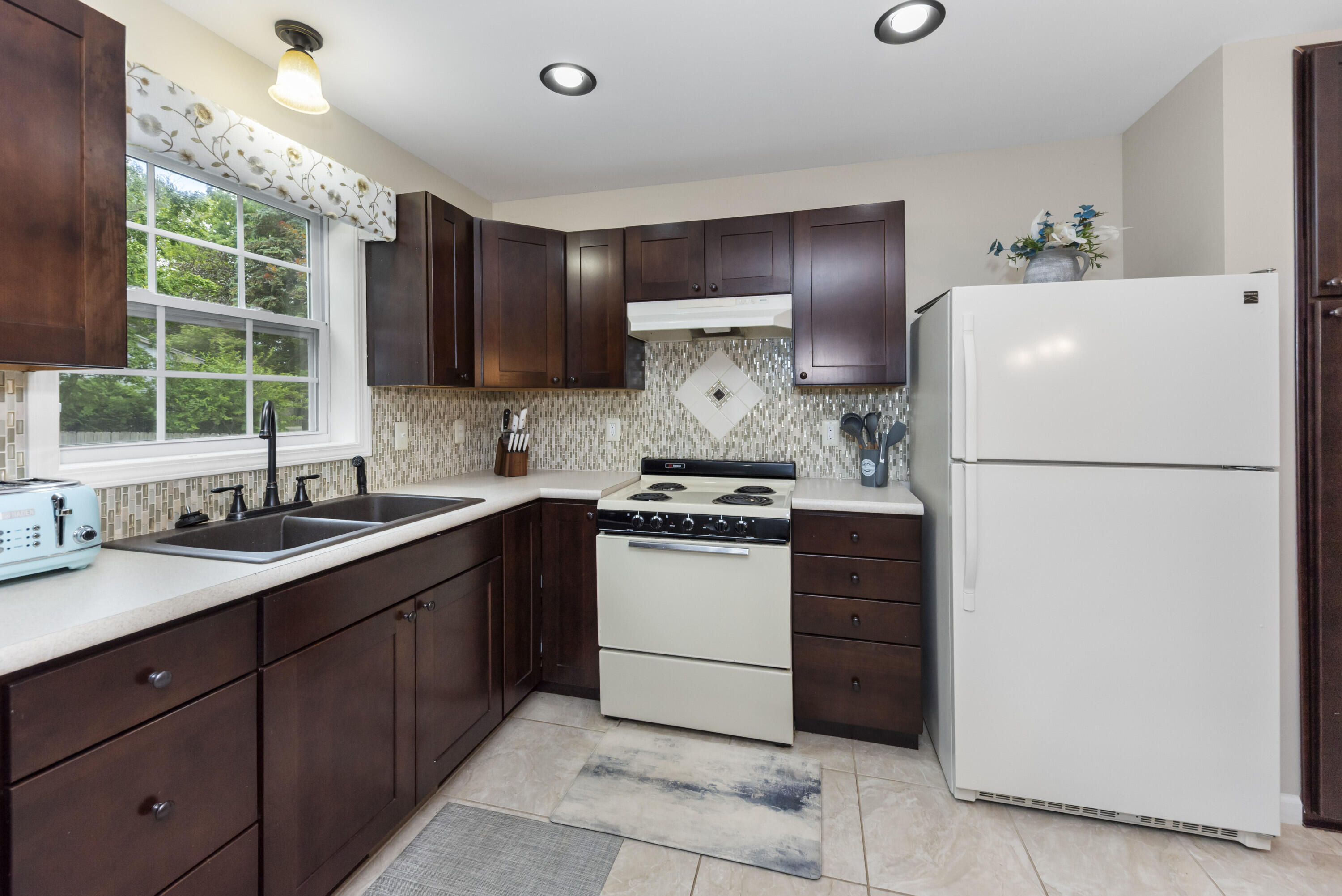 Howell, Michigan 48843, United States, 3 Bedrooms Bedrooms, ,3 BathroomsBathrooms,Residential,Active,184602