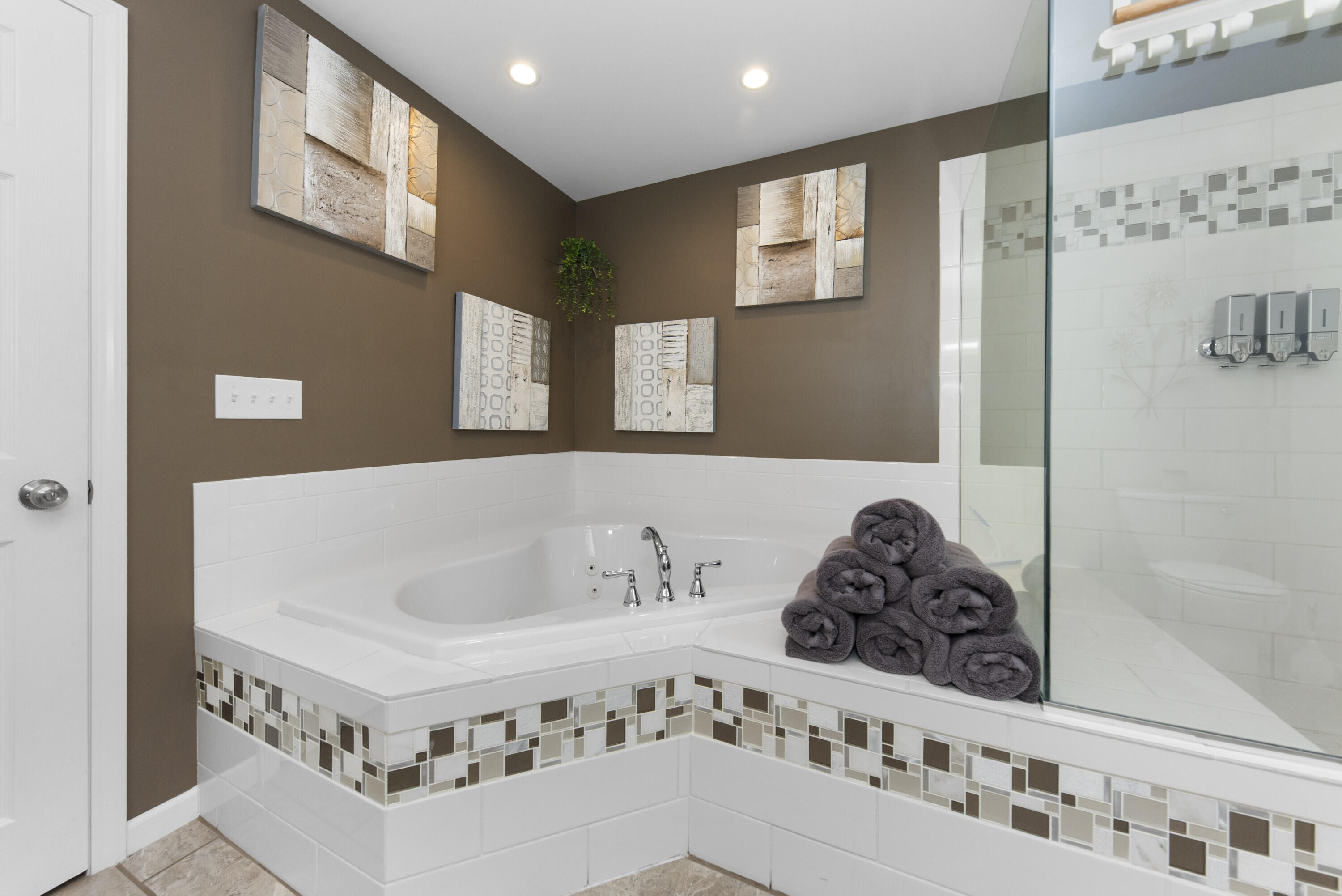 Howell, Michigan 48843, United States, 3 Bedrooms Bedrooms, ,3 BathroomsBathrooms,Residential,Active,184602