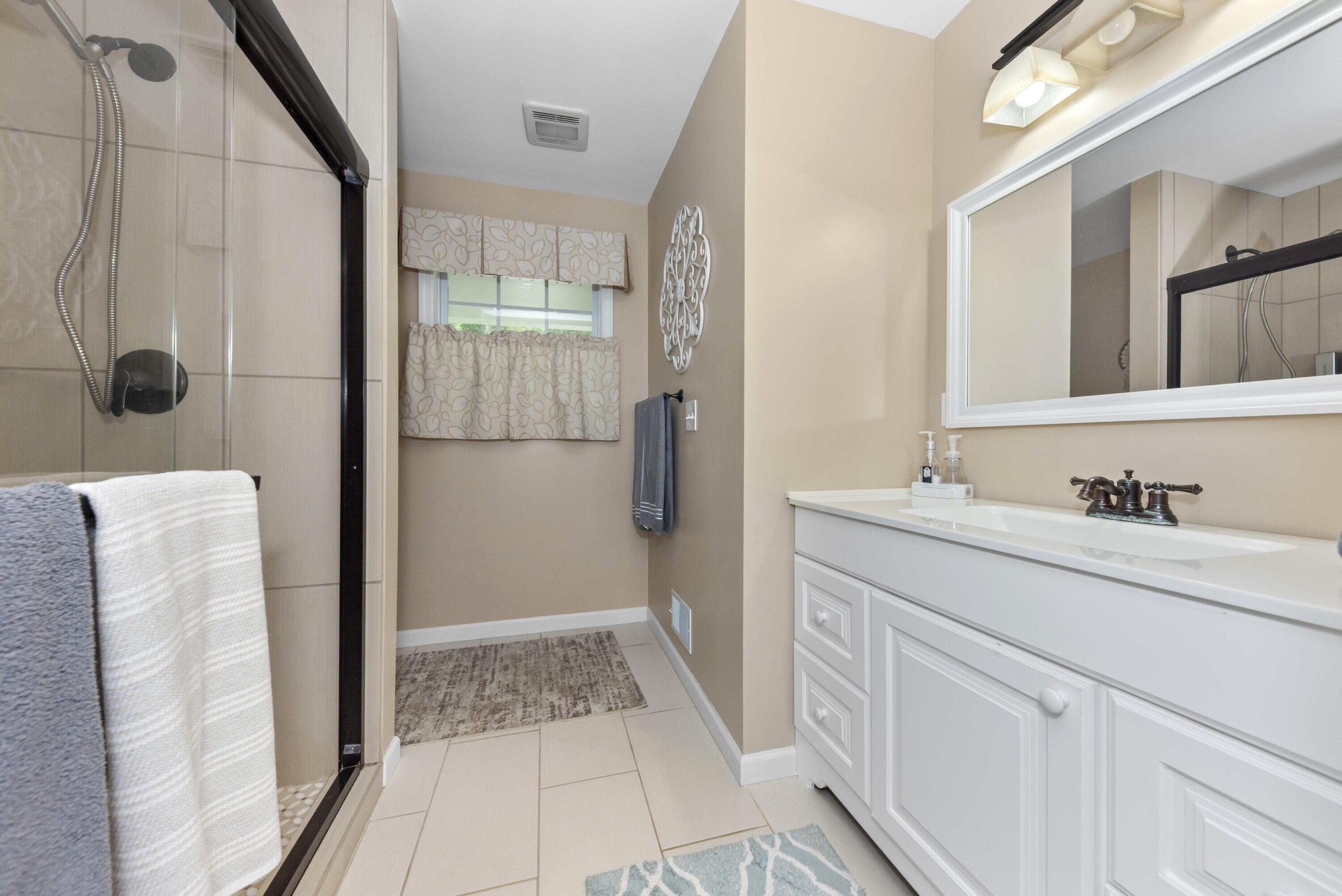 Howell, Michigan 48843, United States, 3 Bedrooms Bedrooms, ,3 BathroomsBathrooms,Residential,Active,184602