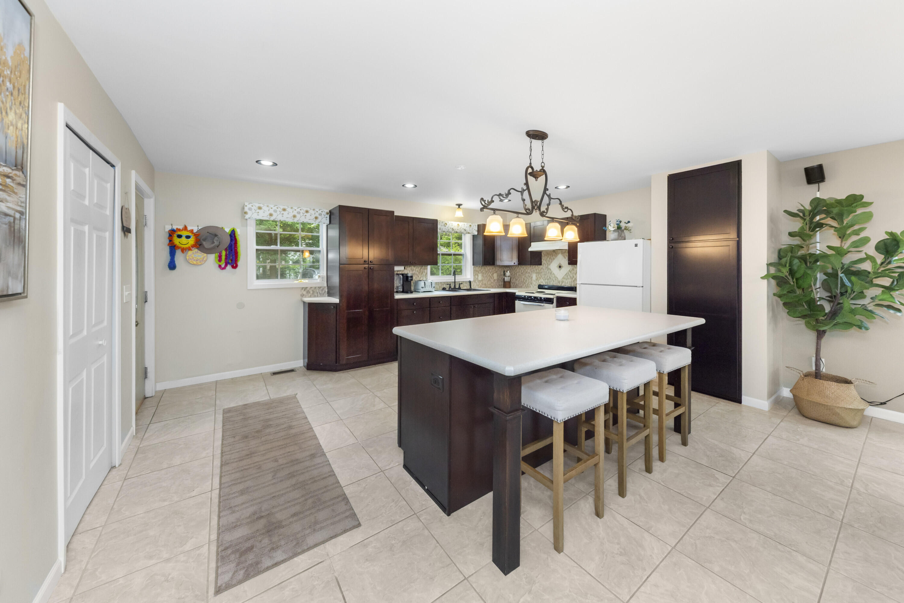 Howell, Michigan 48843, United States, 3 Bedrooms Bedrooms, ,3 BathroomsBathrooms,Residential,Active,184602