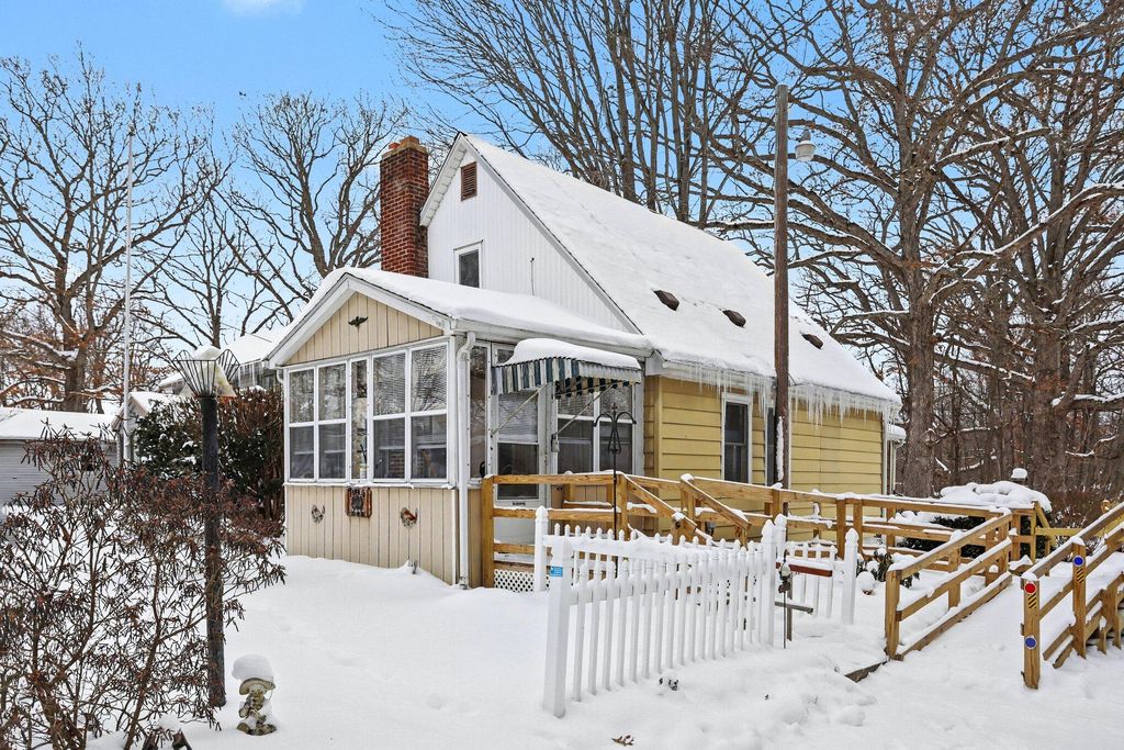 Photo of 825 Graham Lake Terrace, Battle Creek, MI 49014 (MLS # 26003234)