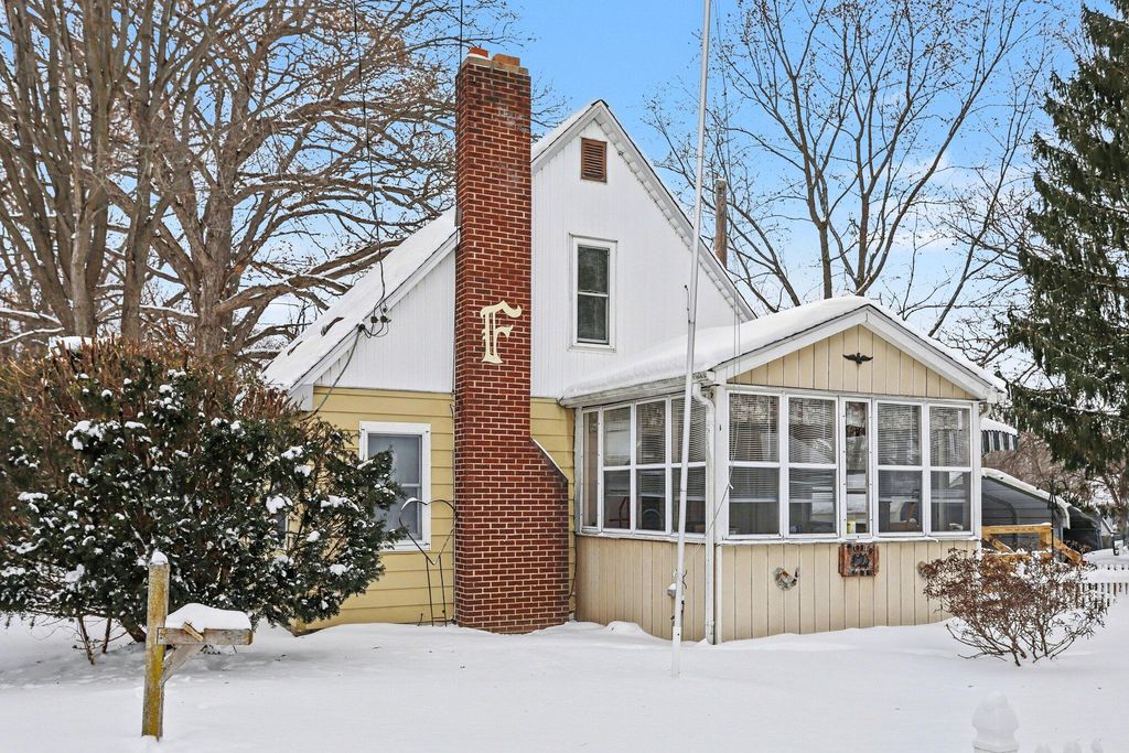 Photo of 825 Graham Lake Terrace, Battle Creek, MI 49014 (MLS # 26003234)