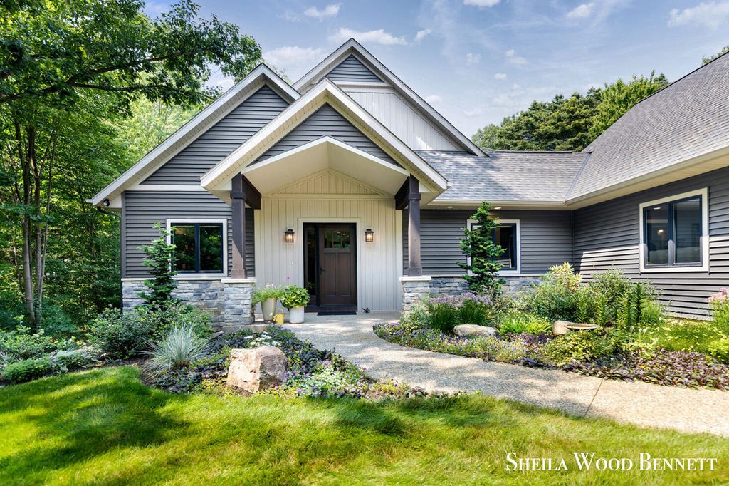 Photo of 4218 64th Street, Holland, MI 49423 (MLS # 25039671)
