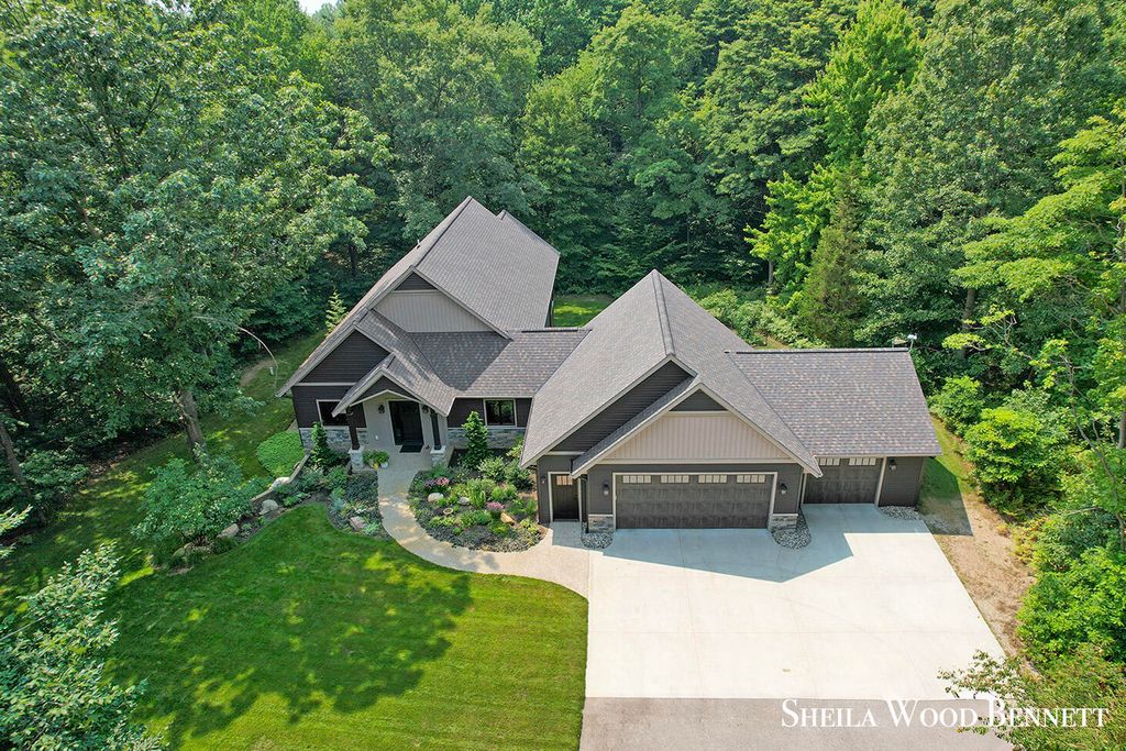 Photo of 4218 64th Street, Holland, MI 49423 (MLS # 25039671)