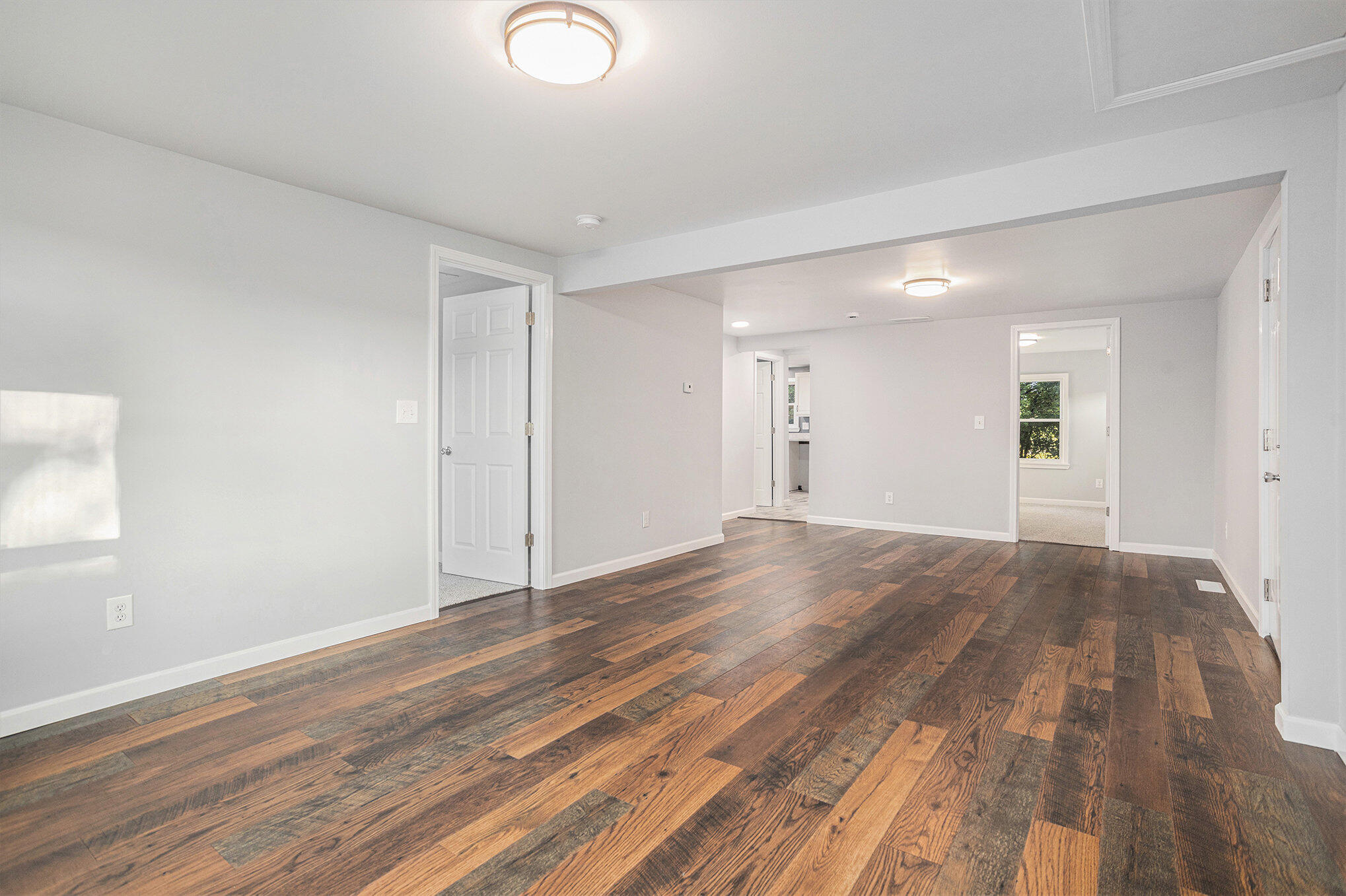 Kalamazoo, Michigan 49004, United States, 3 Bedrooms Bedrooms, ,1 BathroomBathrooms,Residential,Pending,202989