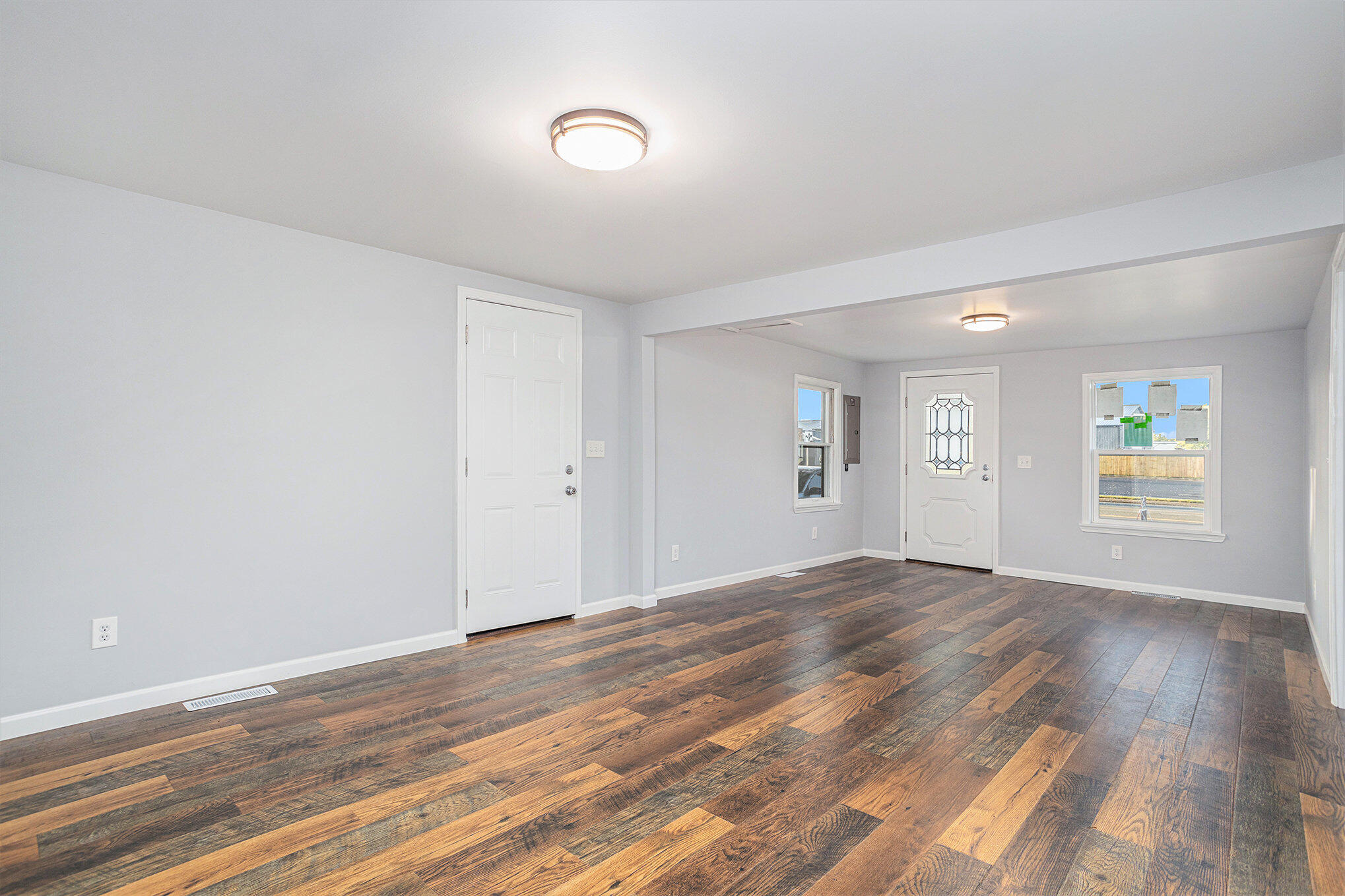 Kalamazoo, Michigan 49004, United States, 3 Bedrooms Bedrooms, ,1 BathroomBathrooms,Residential,Pending,202989