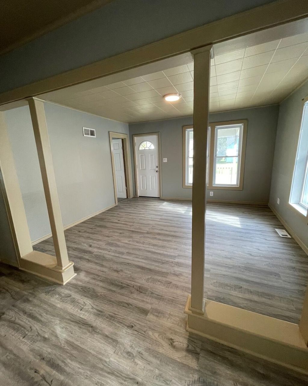 Photo of 960 Mann Avenue, Flint, MI 48503 (MLS # 25056200)