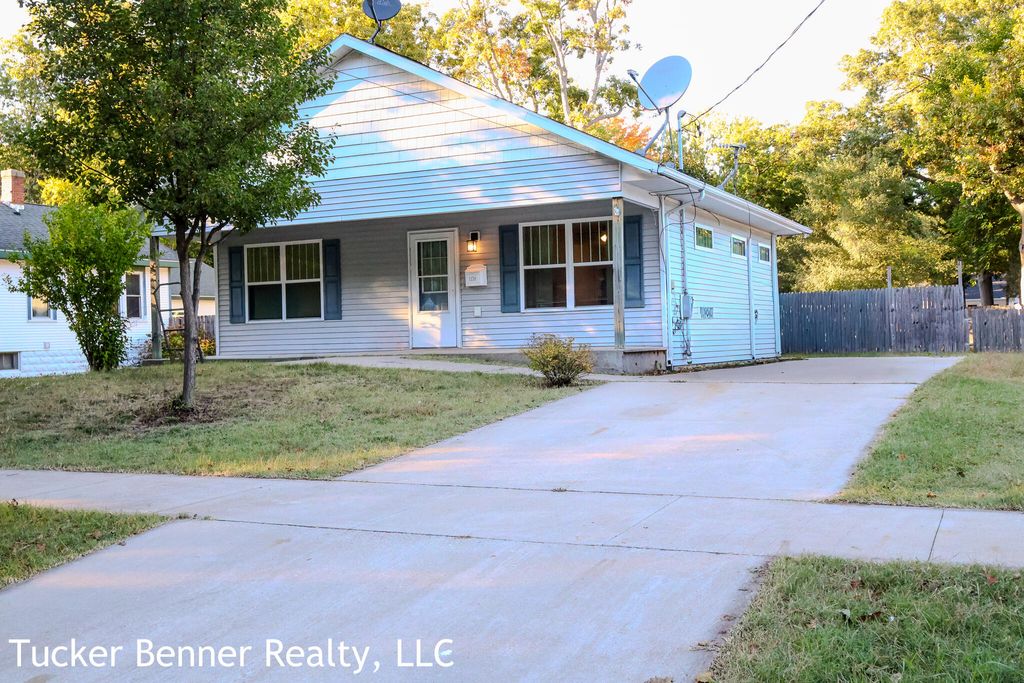 Photo of 1338 Albert Avenue, Muskegon, MI 49442 (MLS # 25052103)