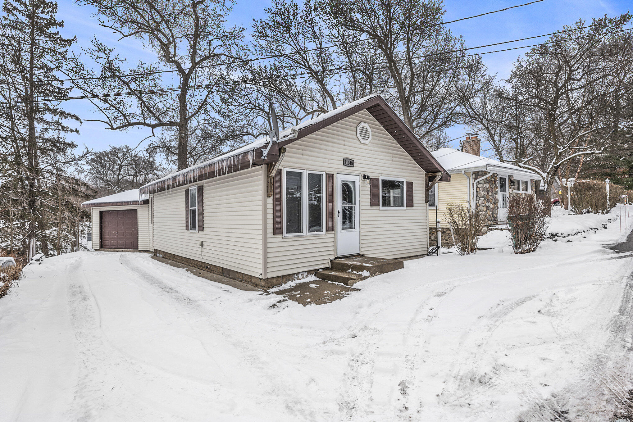 Battle Creek, Michigan 49017, United States, 2 Bedrooms Bedrooms, ,2 BathroomsBathrooms,Residential,Pending,18013