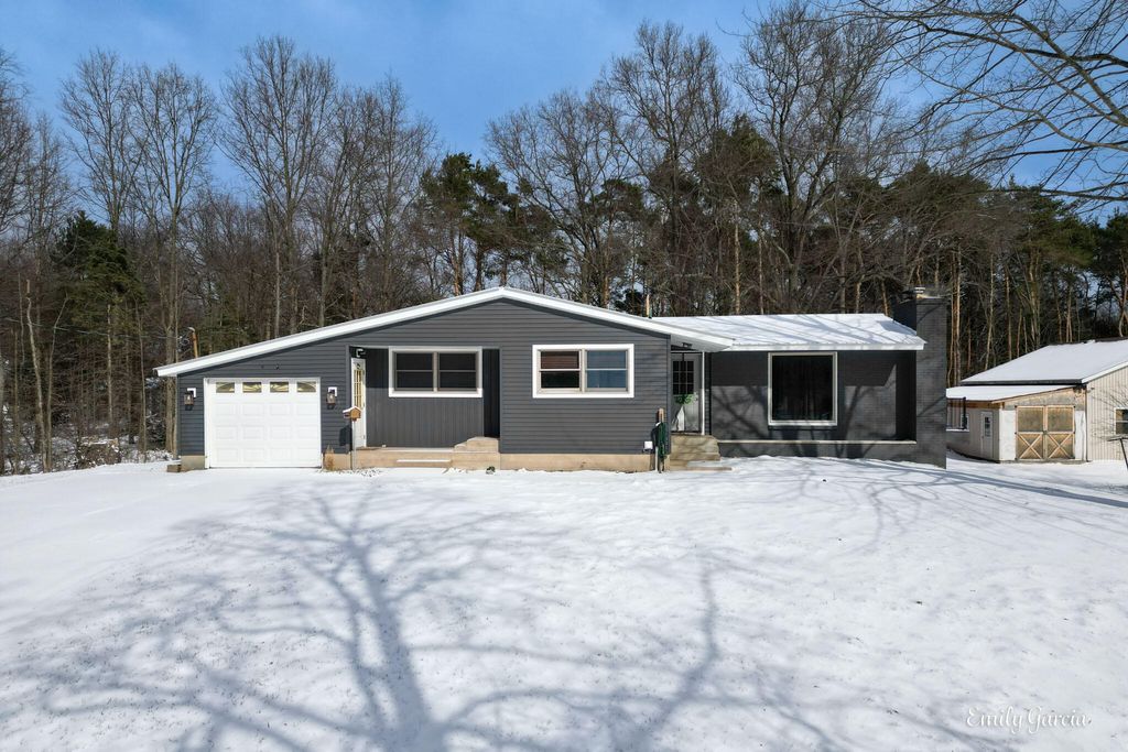 Photo of 4184 Butternut Drive, Holland, MI 49424 (MLS # 26010300)
