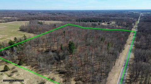 Photo of 18770 Albrecht Avenue NE, Cedar Springs, MI 49319 (MLS # 26018018)