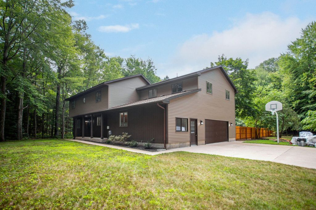 Photo of 4983 W River Road, Muskegon, MI 49445 (MLS # 25038248)