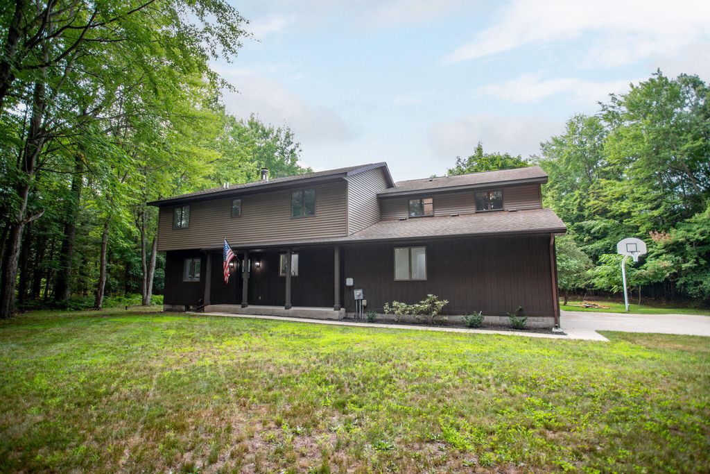 Photo of 4983 W River Road, Muskegon, MI 49445 (MLS # 25038248)